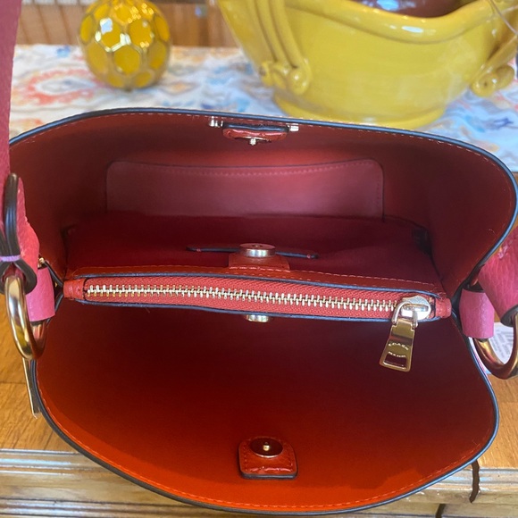 Coach purse pink never used new with tags. - Picture 3 of 10